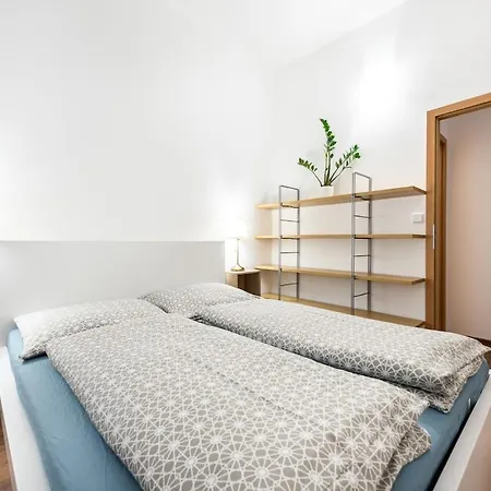 Appartement Maličký V Rodinném Domě V Blízkosti Centra *