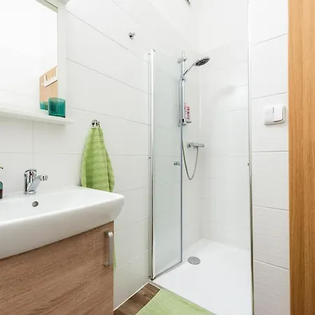 Appartement Maličký V Rodinném Domě V Blízkosti Centra *